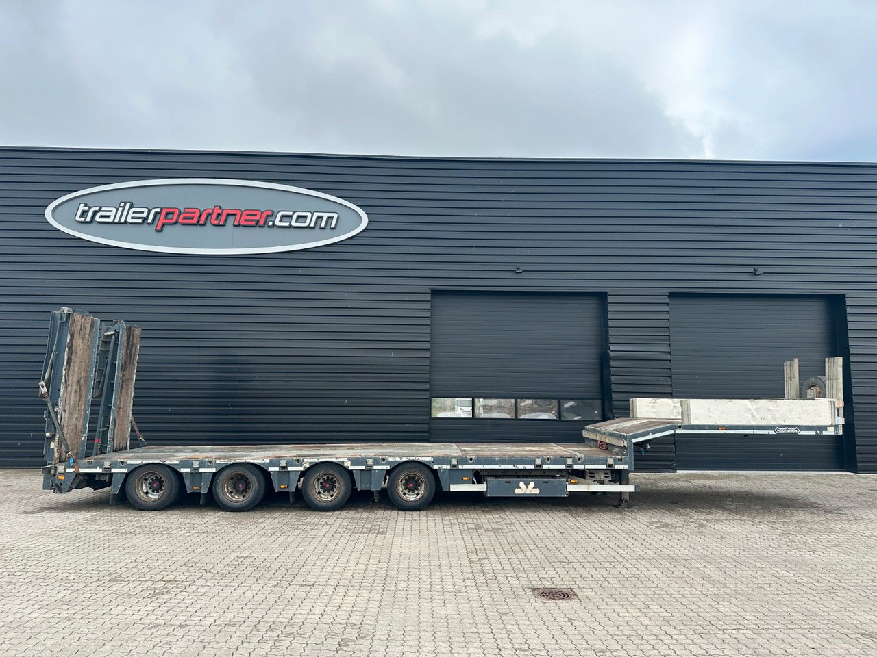 Nooteboom 4 achs Tieflader / Rampen / Ausziehbar - Επικαθήμενο με χαμηλό δάπεδο: φωτογραφία 1 Nooteboom 4 achs Tieflader / Rampen / Ausziehbar - Επικαθήμενο με χαμηλό δάπεδο: φωτογραφία 1