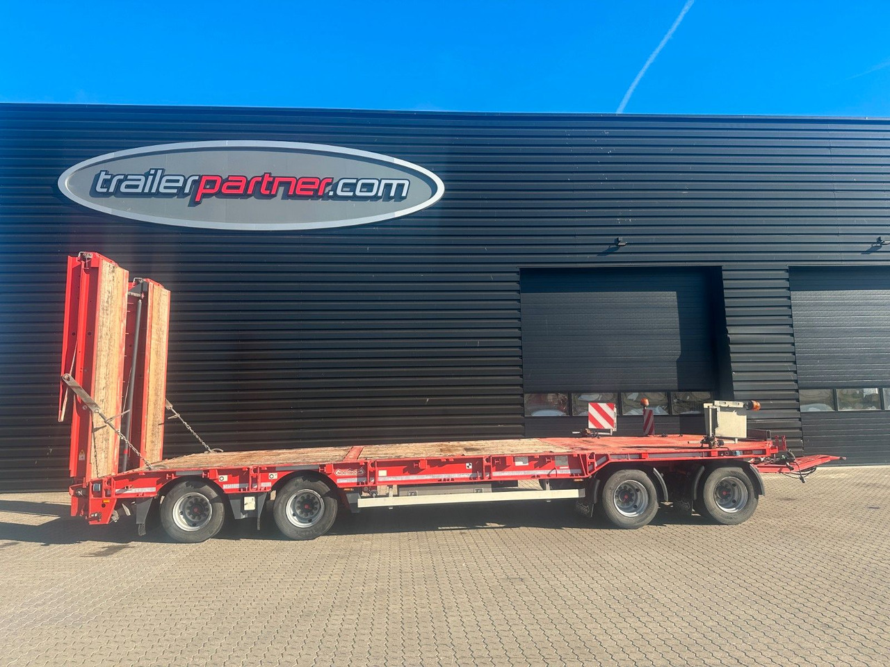 Nooteboom 4 achs anhänger / Doppelt rampen - Ρυμούλκα με χαμηλό δάπεδο: φωτογραφία 1 Nooteboom 4 achs anhänger / Doppelt rampen - Ρυμούλκα με χαμηλό δάπεδο: φωτογραφία 1