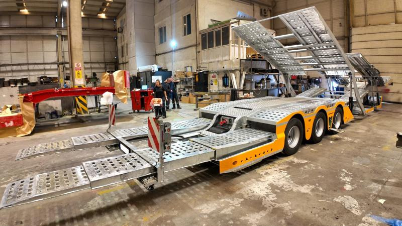 Eroglu 3 Axle Trucks Carriers - Επικαθήμενο αυτοκινητάμαξα: φωτογραφία 3 Eroglu 3 Axle Trucks Carriers - Επικαθήμενο αυτοκινητάμαξα: φωτογραφία 3