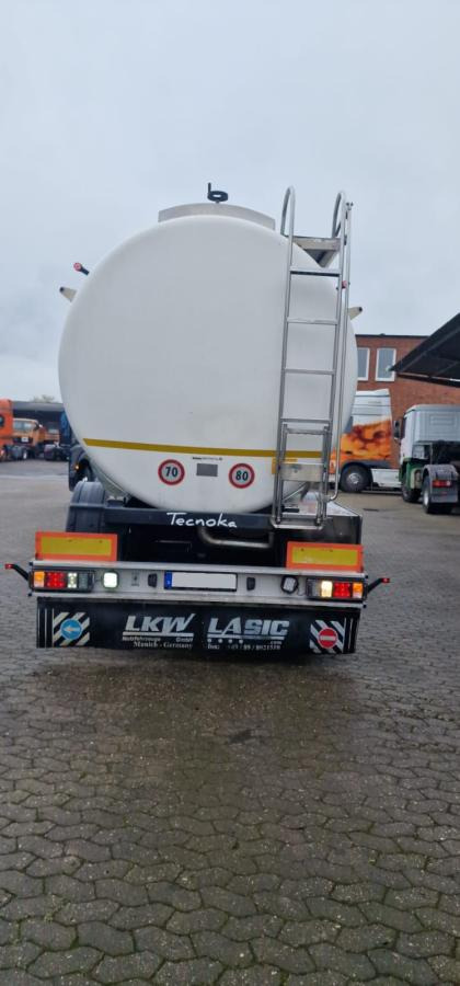 TecnoKar Trailers T3P - Επικαθήμενο βυτίο: φωτογραφία 3 TecnoKar Trailers T3P - Επικαθήμενο βυτίο: φωτογραφία 3