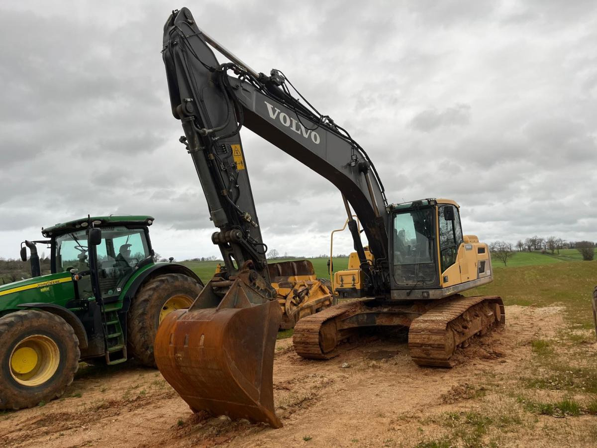 Volvo EC220DL - Ερπυστριοφόρος εκσκαφέας: φωτογραφία 2 Volvo EC220DL - Ερπυστριοφόρος εκσκαφέας: φωτογραφία 2