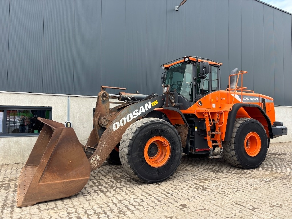 Doosan DL 450-5 - DL 420 - - Ελαστιχοφόρος φορτωτής: φωτογραφία 1 Doosan DL 450-5 - DL 420 - - Ελαστιχοφόρος φορτωτής: φωτογραφία 1