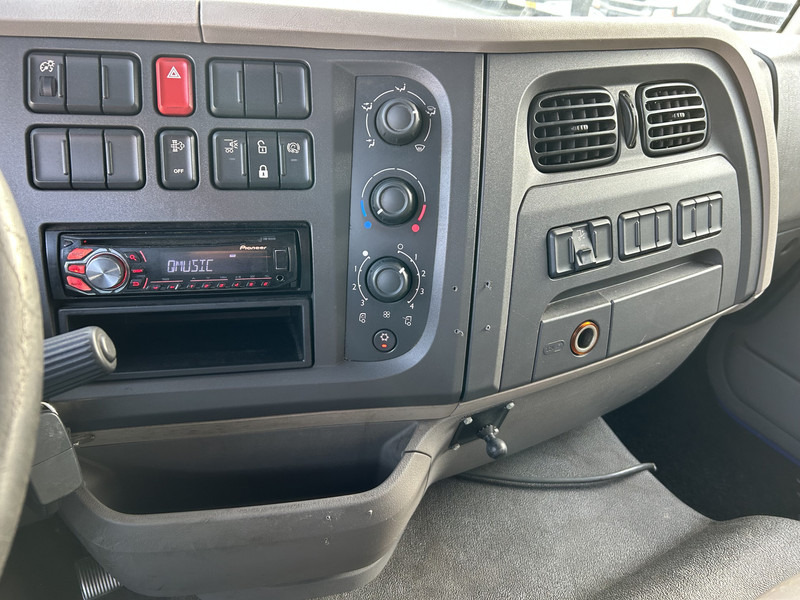 DAF LF 210 FA / 12 Ton / 557 dlm / Curtainside / Loadlift / APK TUV 05-26 - Φορτηγό μουσαμάς: φωτογραφία 5 DAF LF 210 FA / 12 Ton / 557 dlm / Curtainside / Loadlift / APK TUV 05-26 - Φορτηγό μουσαμάς: φωτογραφία 5