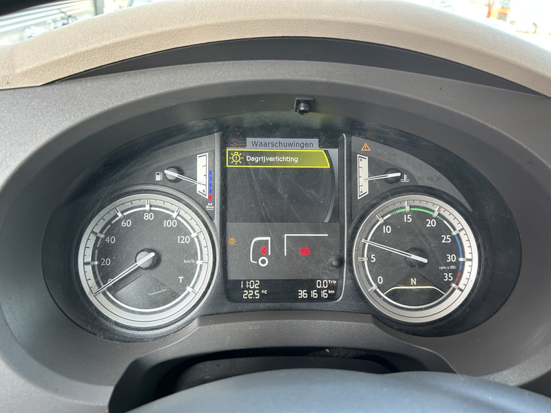DAF LF 210 FA / 361 dkm / Curtainside / Loadlift / NL Truck - Φορτηγό μουσαμάς: φωτογραφία 4 DAF LF 210 FA / 361 dkm / Curtainside / Loadlift / NL Truck - Φορτηγό μουσαμάς: φωτογραφία 4