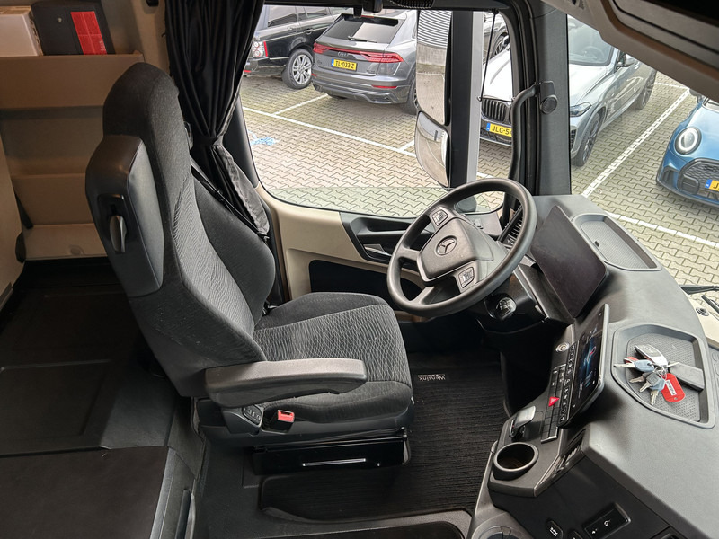 Mercedes-Benz Actros 1845 Gigaspace / Tacho V2 / PTO - Hydraulic / Stand Airco / APK TUV 11-26 - Τράκτορας: φωτογραφία 3 Mercedes-Benz Actros 1845 Gigaspace / Tacho V2 / PTO - Hydraulic / Stand Airco / APK TUV 11-26 - Τράκτορας: φωτογραφία 3