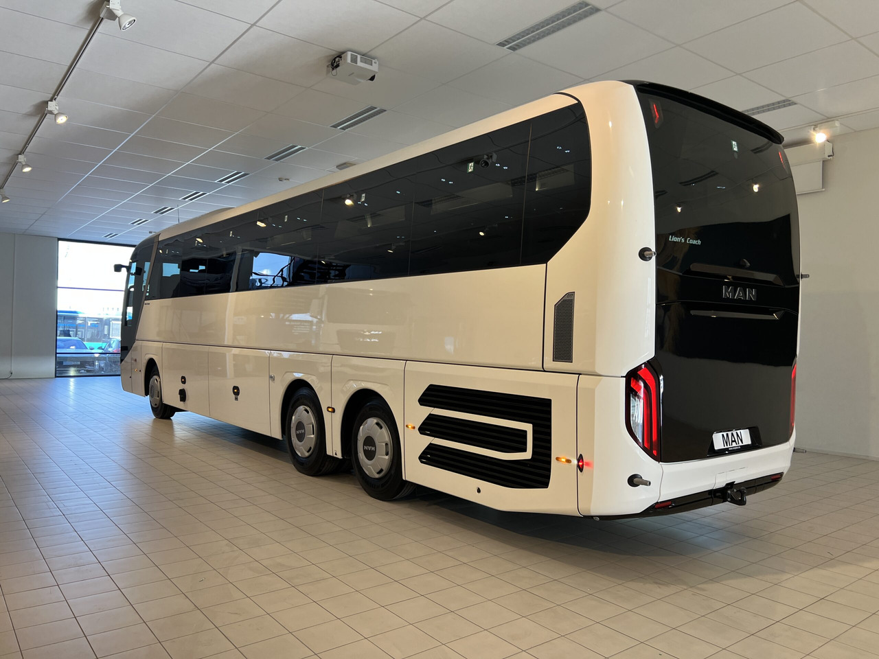MAN Lions Coach R08 Euro 6E (Dark Edition) - Πούλμαν: φωτογραφία 5 MAN Lions Coach R08 Euro 6E (Dark Edition) - Πούλμαν: φωτογραφία 5
