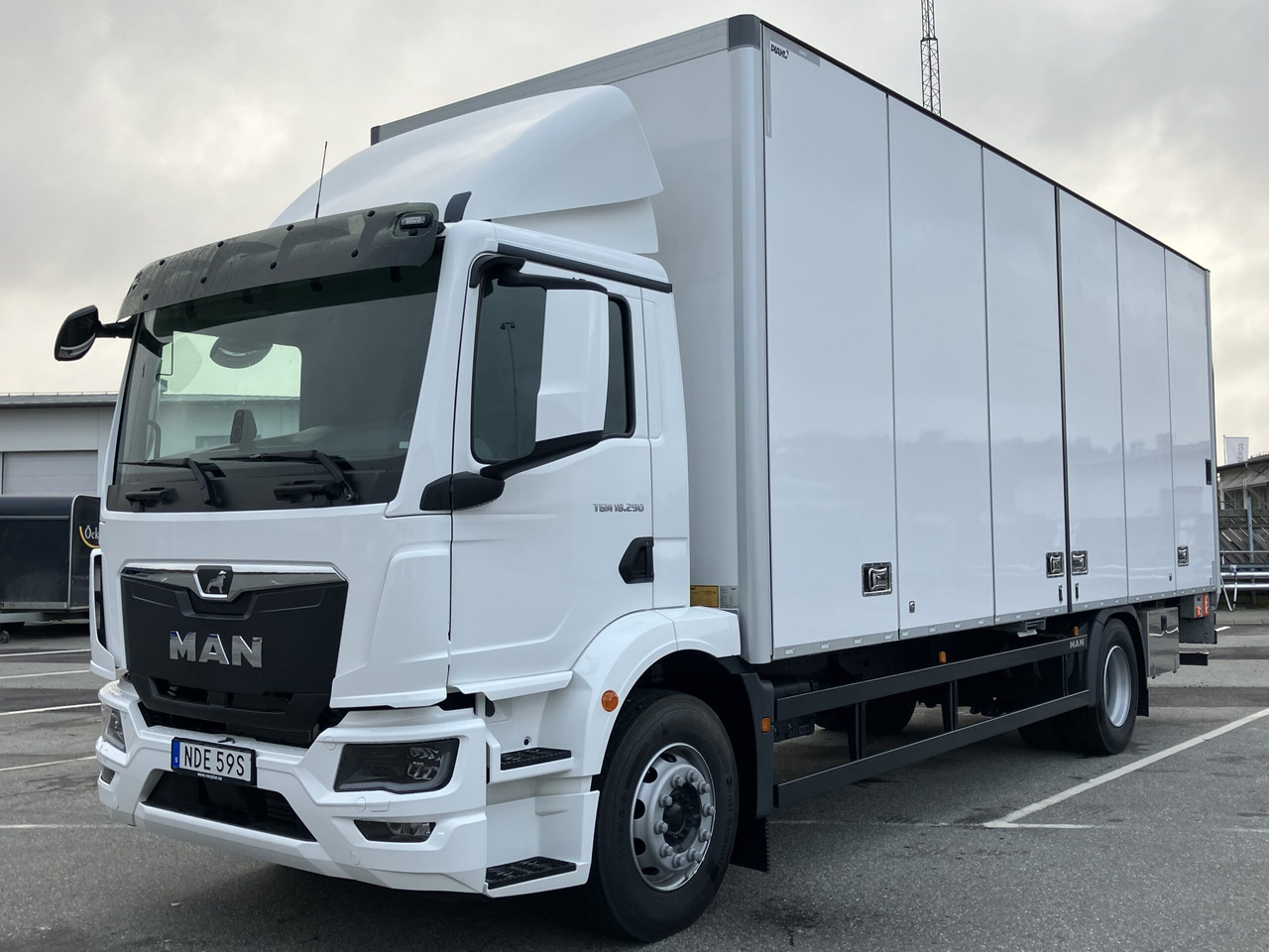 TGM 18.290 4×2 LL 18-ppl ÖBS - Φορτηγό κόφα: φωτογραφία 1 TGM 18.290 4×2 LL 18-ppl ÖBS - Φορτηγό κόφα: φωτογραφία 1