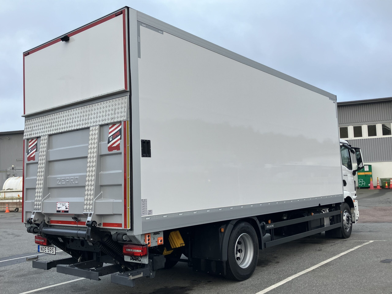 TGM 18.290 4×2 LL 18-ppl ÖBS - Φορτηγό κόφα: φωτογραφία 4 TGM 18.290 4×2 LL 18-ppl ÖBS - Φορτηγό κόφα: φωτογραφία 4