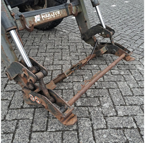 New Holland TL70 TL70 - Τράκτορας: φωτογραφία 5 New Holland TL70 TL70 - Τράκτορας: φωτογραφία 5