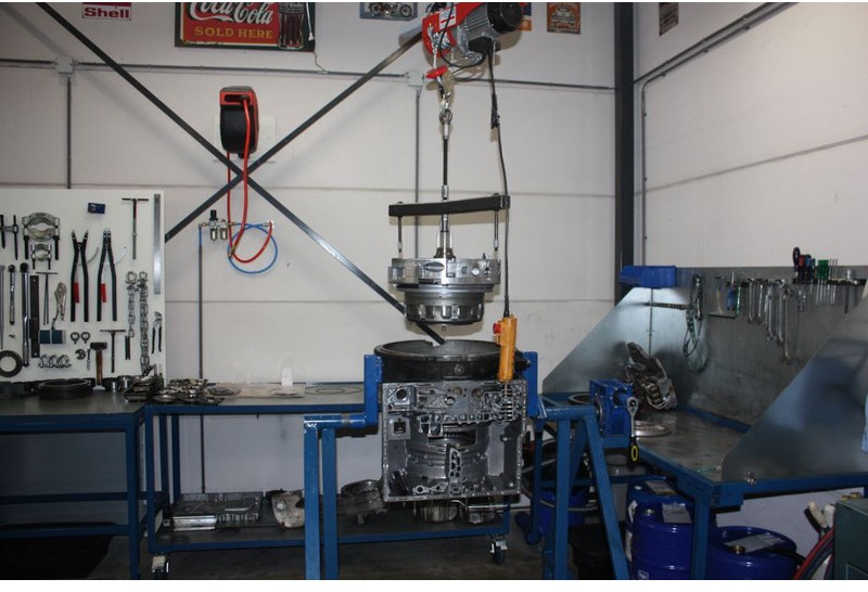 ZF 5HP502C, 5HP592C, 5HP602C, 5HP504C, 5HP594C, 5HP604C - Κιβώτιο ταχυτήτων: φωτογραφία 2 ZF 5HP502C, 5HP592C, 5HP602C, 5HP504C, 5HP594C, 5HP604C - Κιβώτιο ταχυτήτων: φωτογραφία 2