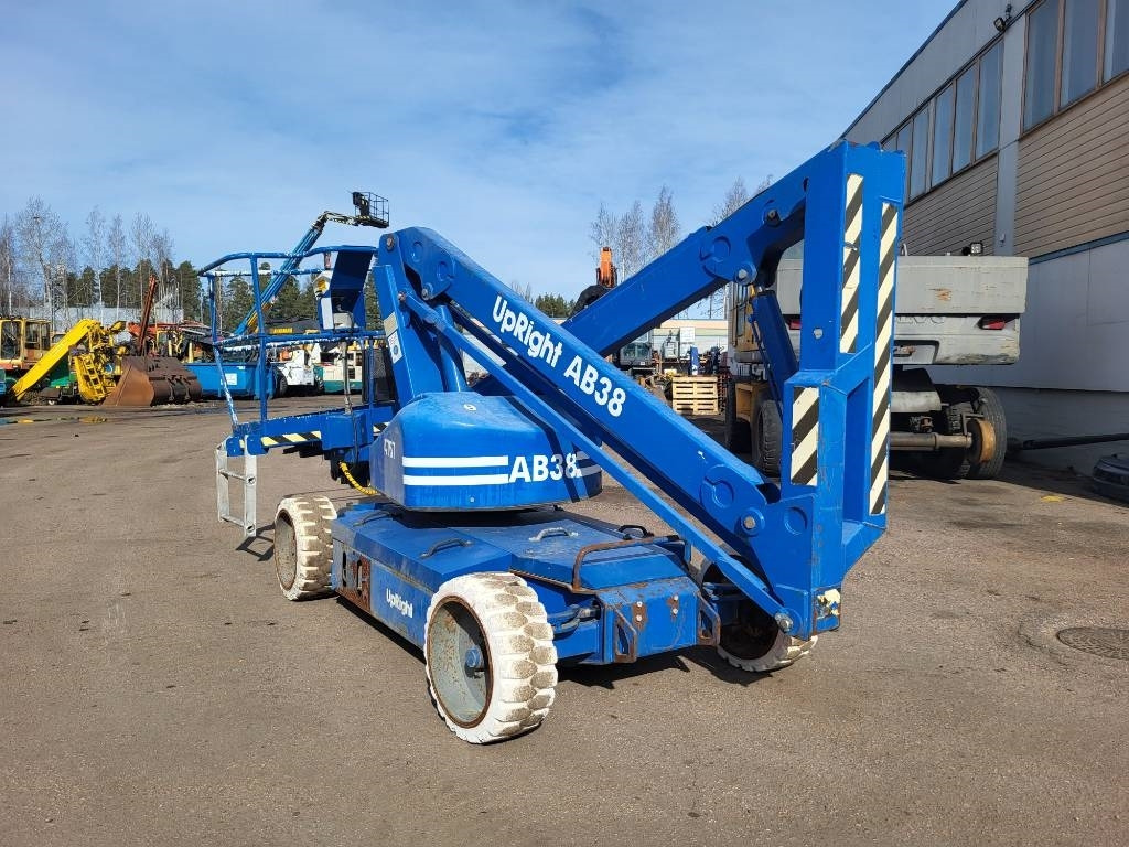Upright AB38N - Καλαθοφόρο ανυψωτικό: φωτογραφία 4 Upright AB38N - Καλαθοφόρο ανυψωτικό: φωτογραφία 4