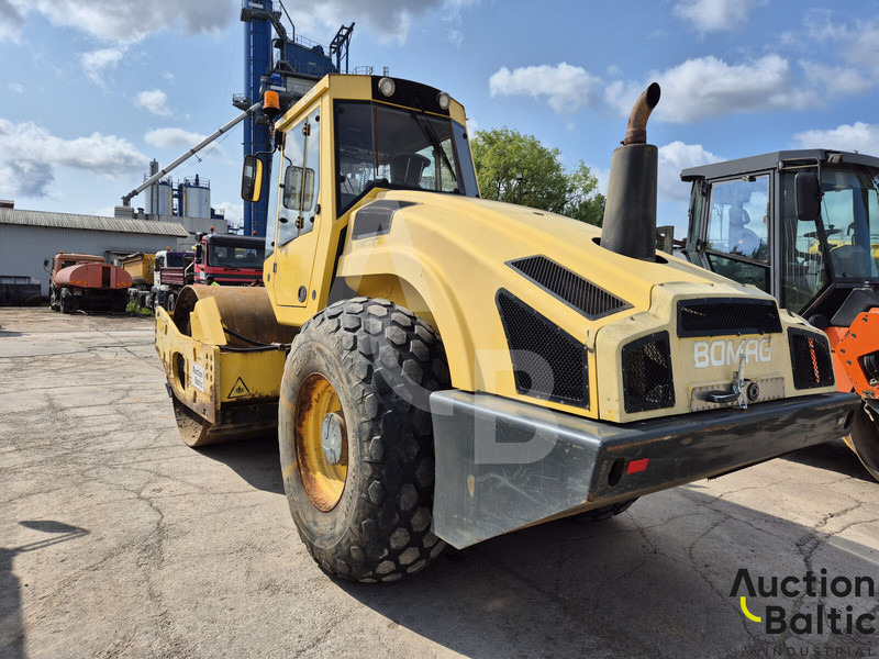 Bomag BW 211 D-4 - Οδοστρωτήρας: φωτογραφία 4 Bomag BW 211 D-4 - Οδοστρωτήρας: φωτογραφία 4
