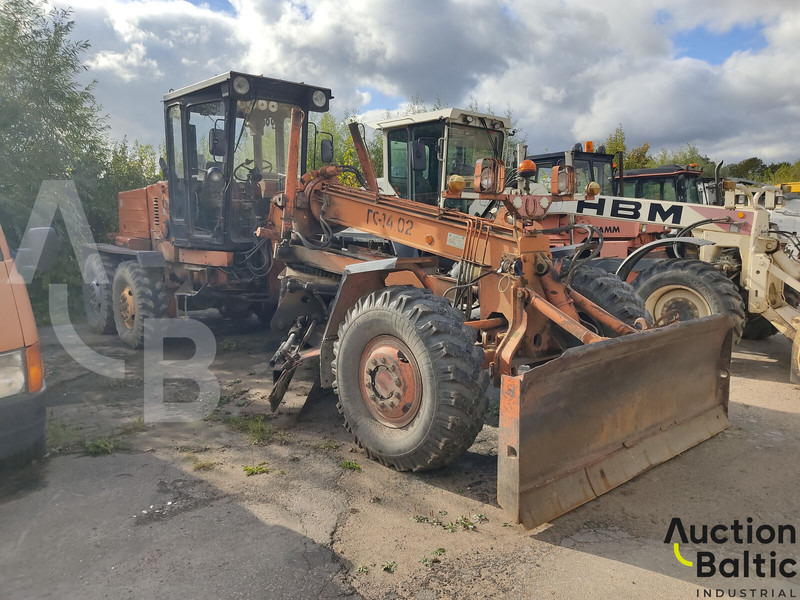 Brianskij Arsenal GS-14.02 - Γκρέιντερ: φωτογραφία 2 Brianskij Arsenal GS-14.02 - Γκρέιντερ: φωτογραφία 2