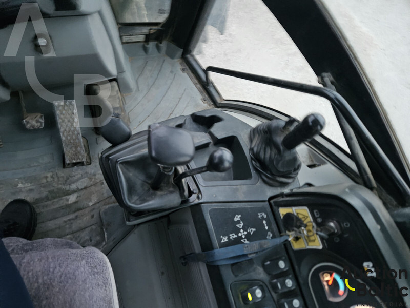 Φορτωτής εκσκαφέας Caterpillar 434 E: φωτογραφία 10 Φορτωτής εκσκαφέας Caterpillar 434 E: φωτογραφία 10