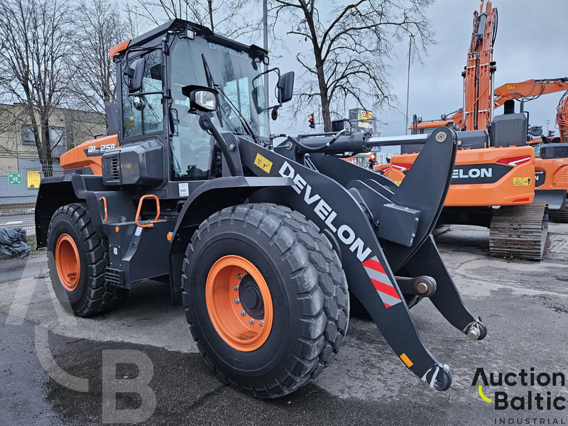 Develon DL250 - Ελαστιχοφόρος φορτωτής: φωτογραφία 1 Develon DL250 - Ελαστιχοφόρος φορτωτής: φωτογραφία 1