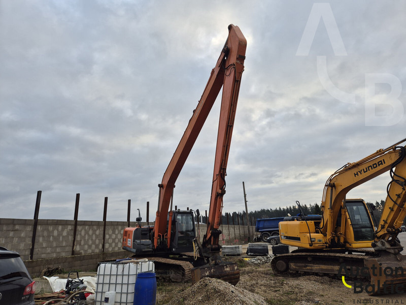 Hitachi ZX 210 LC-3 - Ερπυστριοφόρος εκσκαφέας: φωτογραφία 1 Hitachi ZX 210 LC-3 - Ερπυστριοφόρος εκσκαφέας: φωτογραφία 1