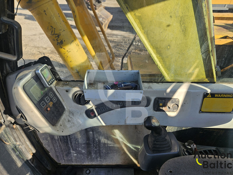 Ερπυστριοφόρος εκσκαφέας JCB JS 130: φωτογραφία 8