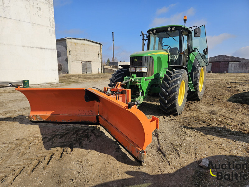 John Deere 6820 - Τρακτέρ: φωτογραφία 1 John Deere 6820 - Τρακτέρ: φωτογραφία 1