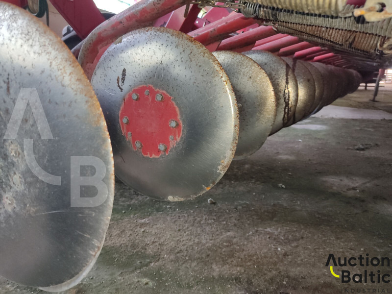 Μηχανήματα σποράς Kverneland DT-6: φωτογραφία 11 Μηχανήματα σποράς Kverneland DT-6: φωτογραφία 11