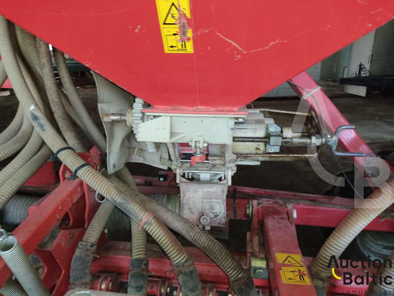 Μηχανήματα σποράς Kverneland DT-6: φωτογραφία 7 Μηχανήματα σποράς Kverneland DT-6: φωτογραφία 7