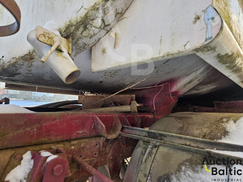 Mercedes-Benz 814 - Φορτηγό βυτιοφόρο: φωτογραφία 3 Mercedes-Benz 814 - Φορτηγό βυτιοφόρο: φωτογραφία 3