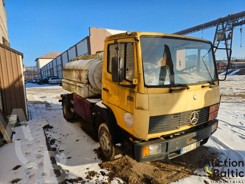 Mercedes-Benz 814 - Φορτηγό βυτιοφόρο: φωτογραφία 1 Mercedes-Benz 814 - Φορτηγό βυτιοφόρο: φωτογραφία 1