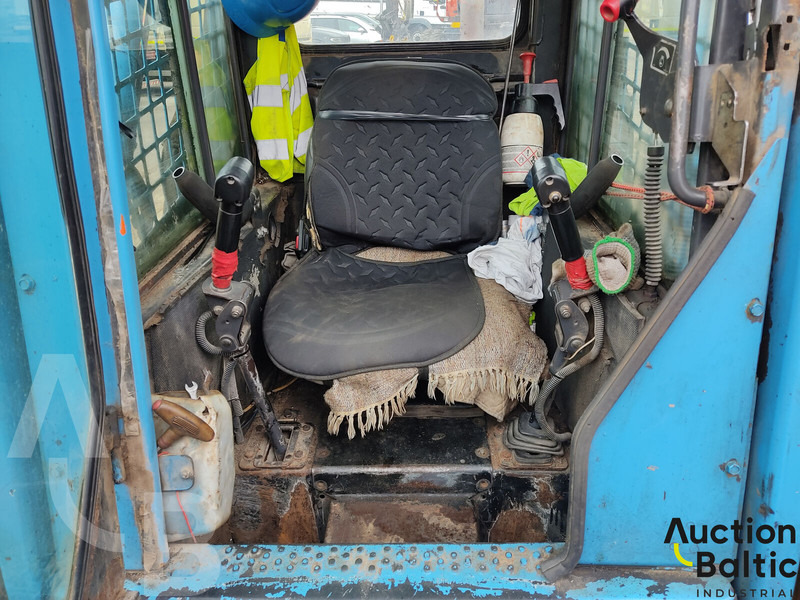 New Holland LS 185 B - Φορτωτής πλάγιας ολίσθησης: φωτογραφία 5 New Holland LS 185 B - Φορτωτής πλάγιας ολίσθησης: φωτογραφία 5