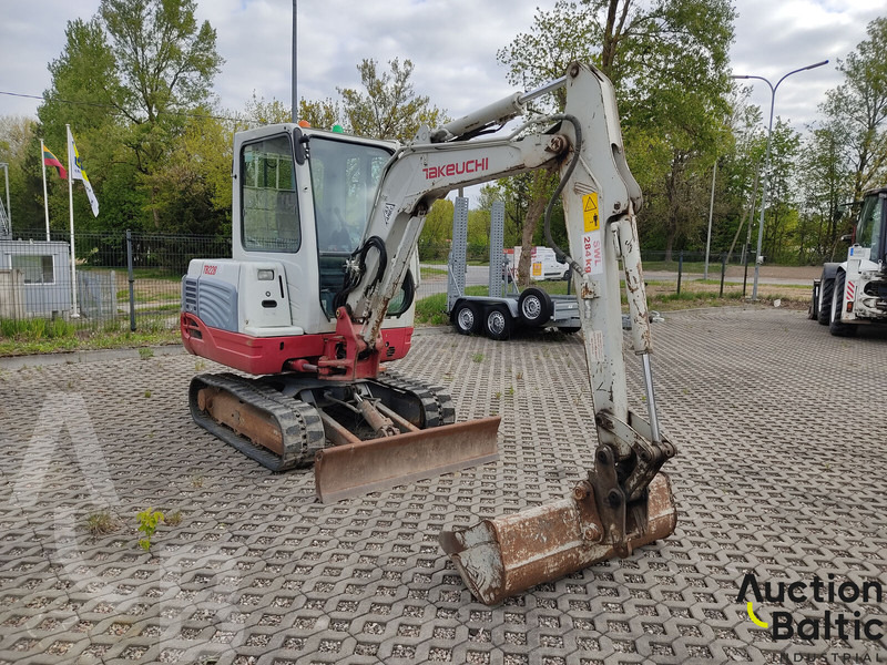 Takeuchi TB228 - Μίνι εκσκαφέας: φωτογραφία 2 Takeuchi TB228 - Μίνι εκσκαφέας: φωτογραφία 2