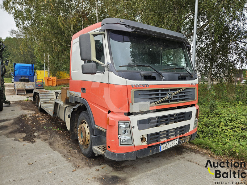 Volvo FM12 - Φορτηγό αυτοκινητάμαξα: φωτογραφία 1 Volvo FM12 - Φορτηγό αυτοκινητάμαξα: φωτογραφία 1