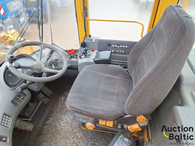Volvo L 180 E - Ελαστιχοφόρος φορτωτής: φωτογραφία 5 Volvo L 180 E - Ελαστιχοφόρος φορτωτής: φωτογραφία 5