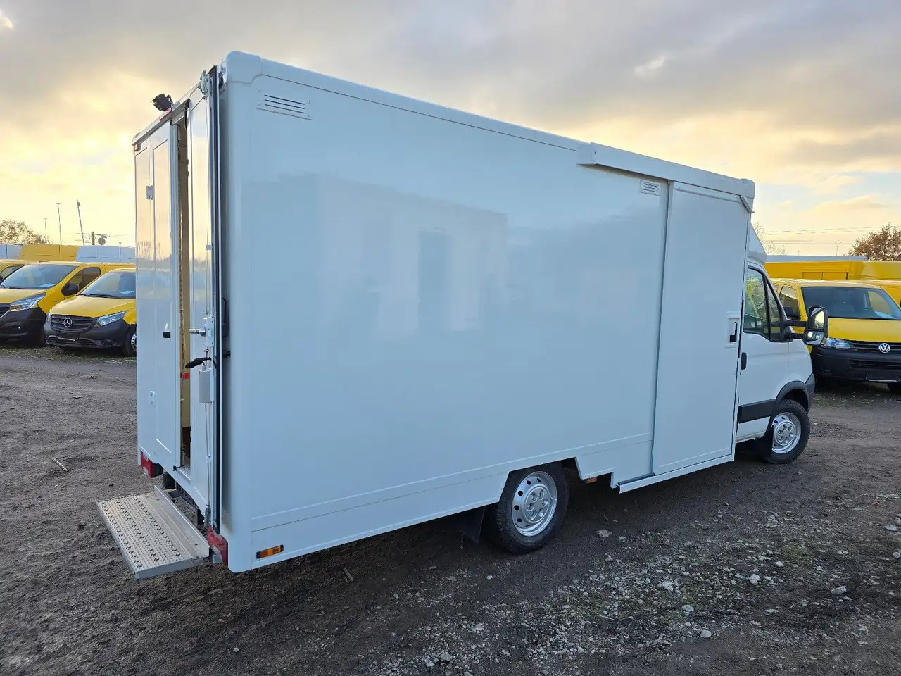 Αυτοκινούμενη καντίνα Iveco C30C/ FOODTRUCK/ Daily: φωτογραφία 6 Αυτοκινούμενη καντίνα Iveco C30C/ FOODTRUCK/ Daily: φωτογραφία 6