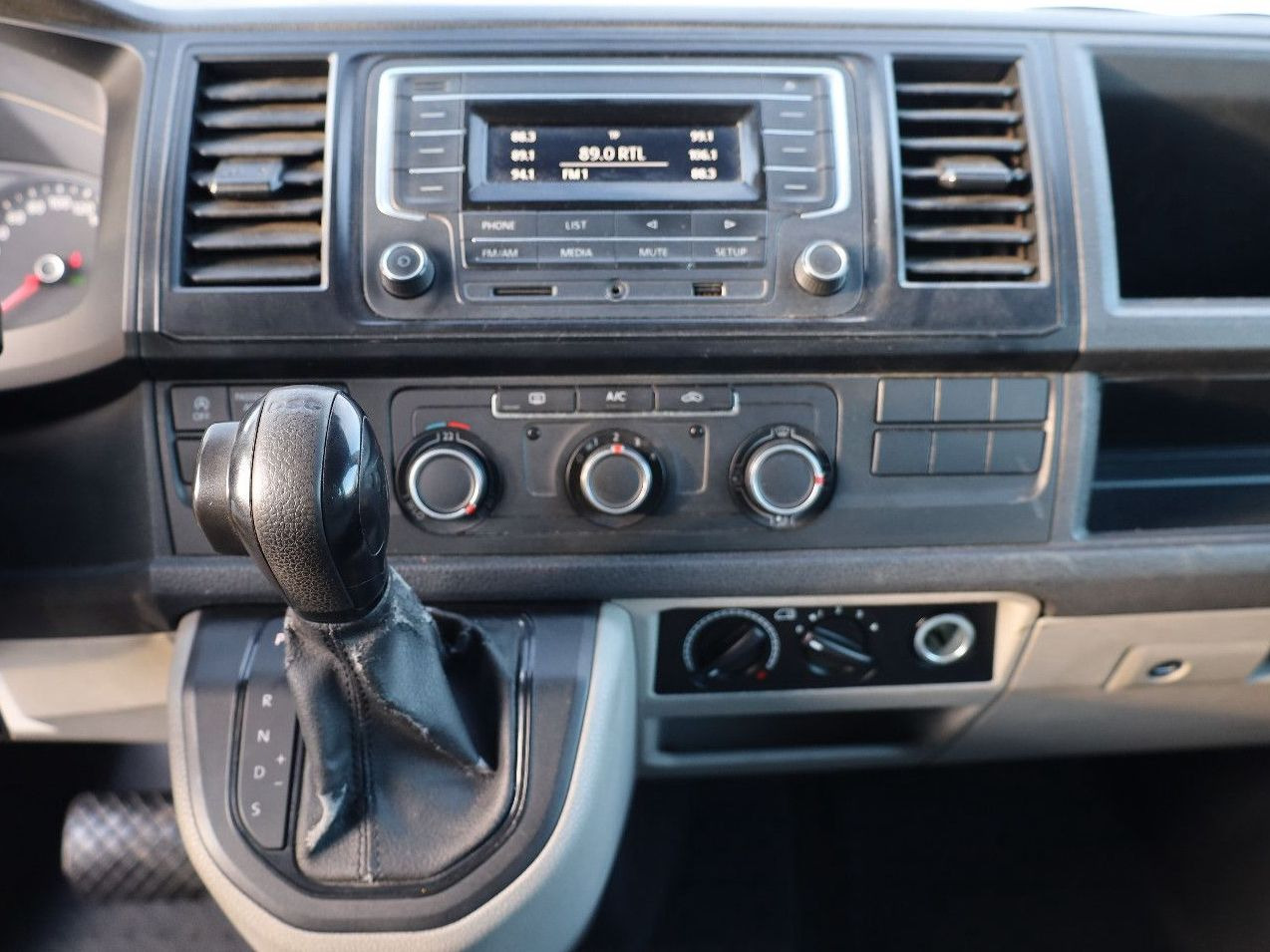 Επιβατικό βαν Volkswagen T6 Transporter/ 2.0 TDI/EU6/1.Hand: φωτογραφία 14