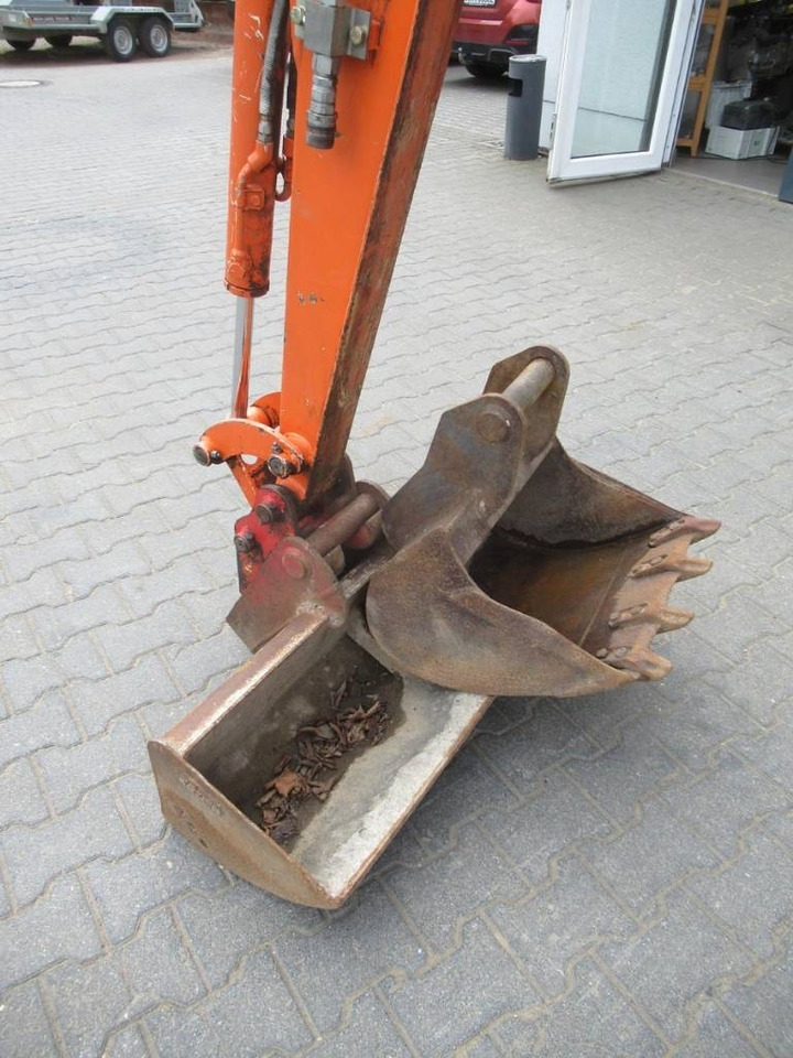 Hitachi ZX 18-3 CLR - Μίνι εκσκαφέας: φωτογραφία 4 Hitachi ZX 18-3 CLR - Μίνι εκσκαφέας: φωτογραφία 4