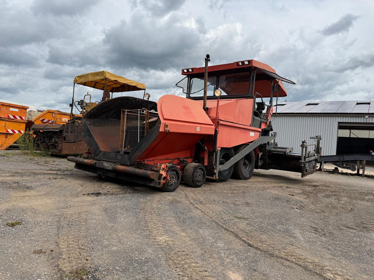 Διαστρωτήρας ασφάλτου Demag-Dynapac DF135P powerfull 4-axle-paver: φωτογραφία 38