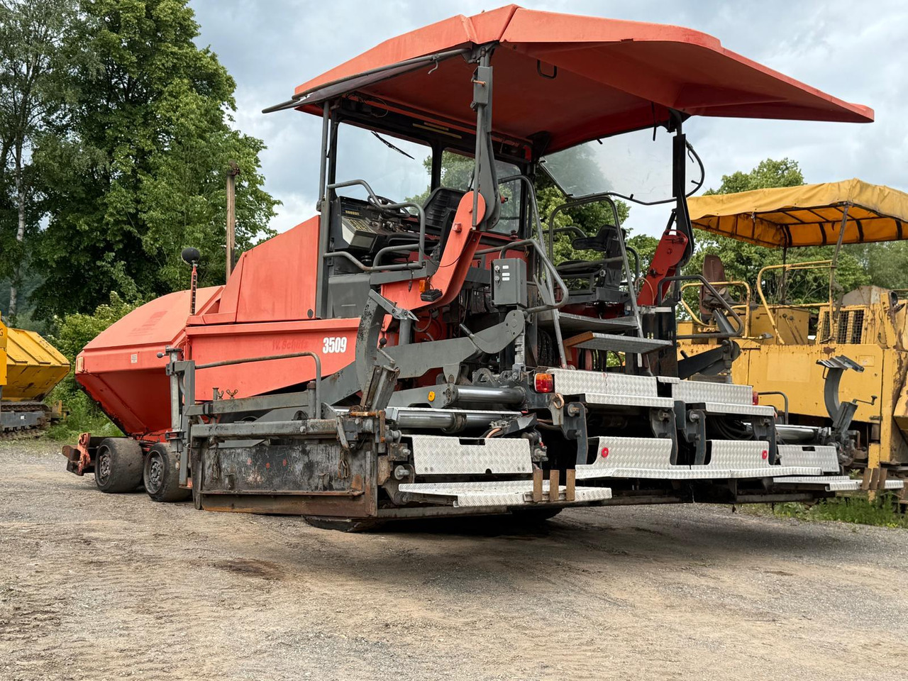 Demag-Dynapac DF135P powerfull 4-axle-paver - Διαστρωτήρας ασφάλτου: φωτογραφία 1 Demag-Dynapac DF135P powerfull 4-axle-paver - Διαστρωτήρας ασφάλτου: φωτογραφία 1