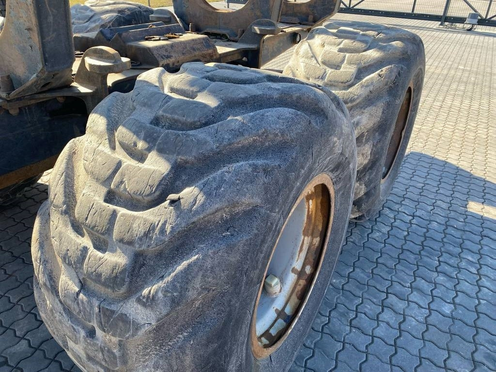 Λαστιχοφόρα προωθητικo - forwarder Komatsu 875: φωτογραφία 22 Λαστιχοφόρα προωθητικo - forwarder Komatsu 875: φωτογραφία 22