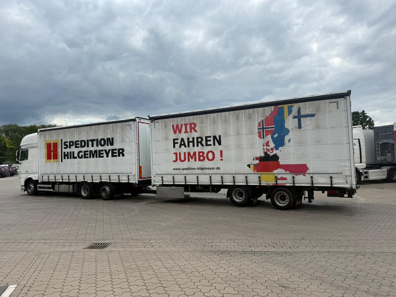 DAF XF 480 FAN LowDeck 6x2 Jumbo Inklusive Anhänger - Φορτηγό μουσαμάς, Τρέιλερ κουρτίνα: φωτογραφία 4 DAF XF 480 FAN LowDeck 6x2 Jumbo Inklusive Anhänger - Φορτηγό μουσαμάς, Τρέιλερ κουρτίνα: φωτογραφία 4