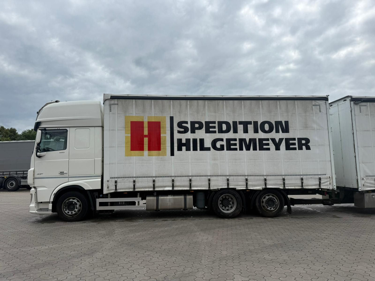 DAF XF 480 FAN LowDeck 6x2 Jumbo Inklusive Anhänger - Φορτηγό μουσαμάς, Τρέιλερ κουρτίνα: φωτογραφία 3 DAF XF 480 FAN LowDeck 6x2 Jumbo Inklusive Anhänger - Φορτηγό μουσαμάς, Τρέιλερ κουρτίνα: φωτογραφία 3