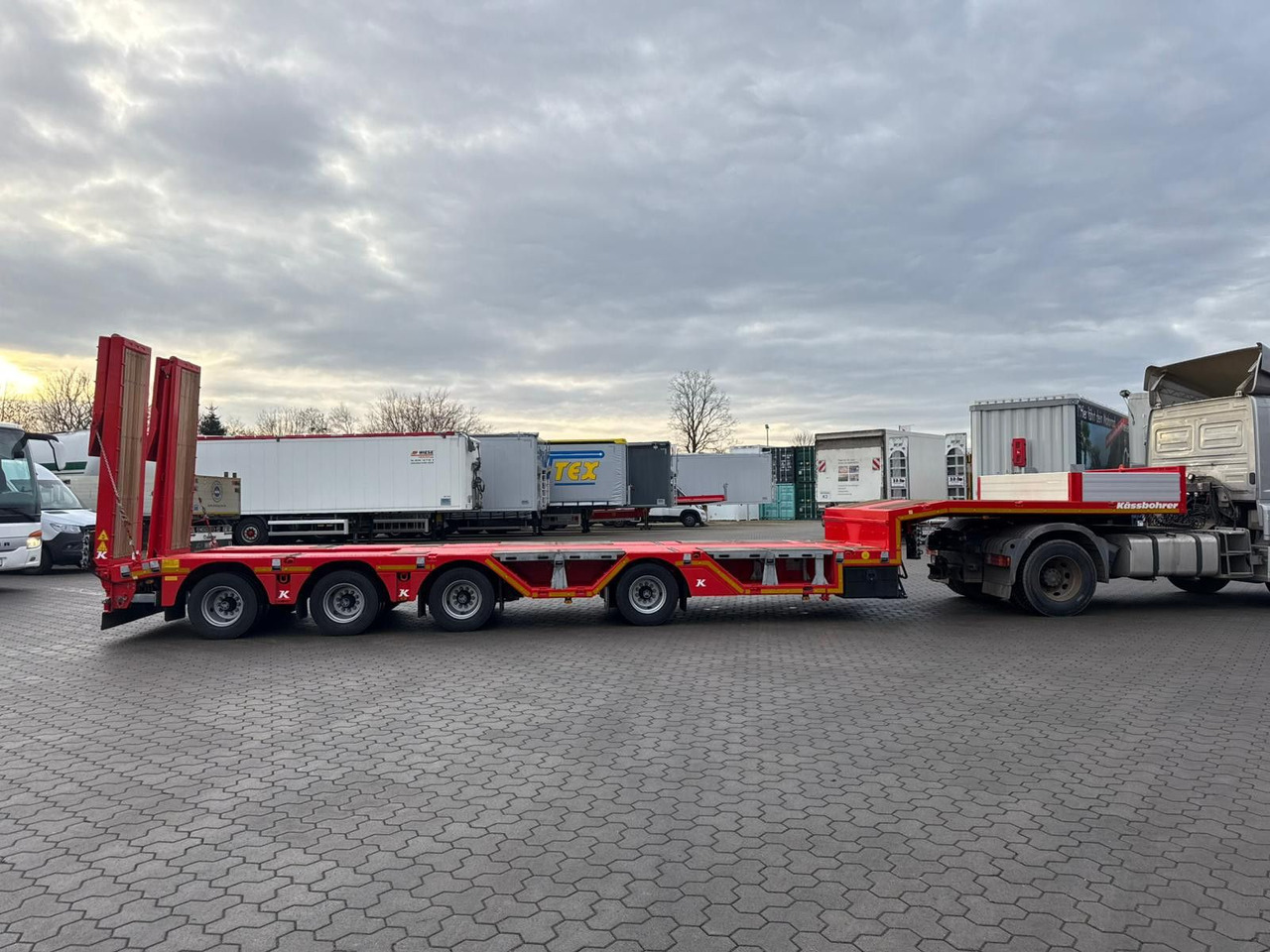 Kässbohrer K.SLA R 4 / 2N 18/40 Tieflader Radmulden tele - Επικαθήμενο με χαμηλό δάπεδο: φωτογραφία 5 Kässbohrer K.SLA R 4 / 2N 18/40 Tieflader Radmulden tele - Επικαθήμενο με χαμηλό δάπεδο: φωτογραφία 5