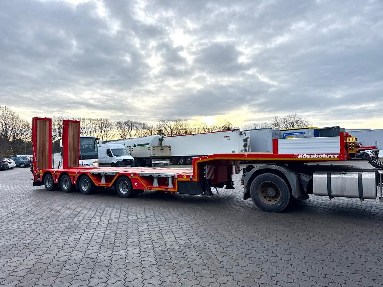 Kässbohrer K.SLA R 4 / 2N 18/40 Tieflader Radmulden tele - Επικαθήμενο με χαμηλό δάπεδο: φωτογραφία 4 Kässbohrer K.SLA R 4 / 2N 18/40 Tieflader Radmulden tele - Επικαθήμενο με χαμηλό δάπεδο: φωτογραφία 4