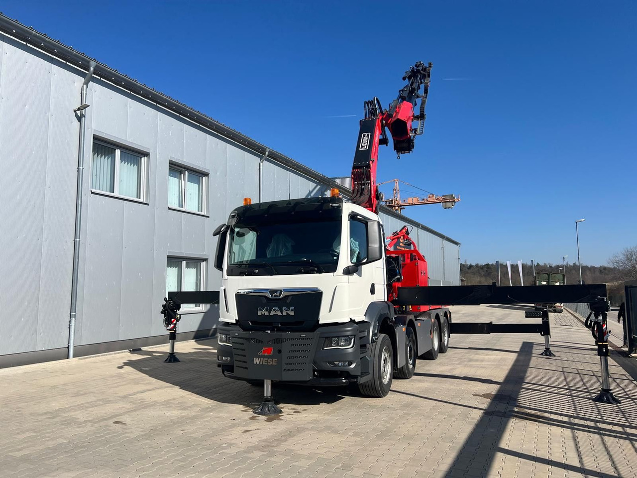 MAN 8x4 mit F1150RA.2.28 L616 Winde, 2.per. Korb - Φορτηγό με γερανό: φωτογραφία 1 MAN 8x4 mit F1150RA.2.28 L616 Winde, 2.per. Korb - Φορτηγό με γερανό: φωτογραφία 1
