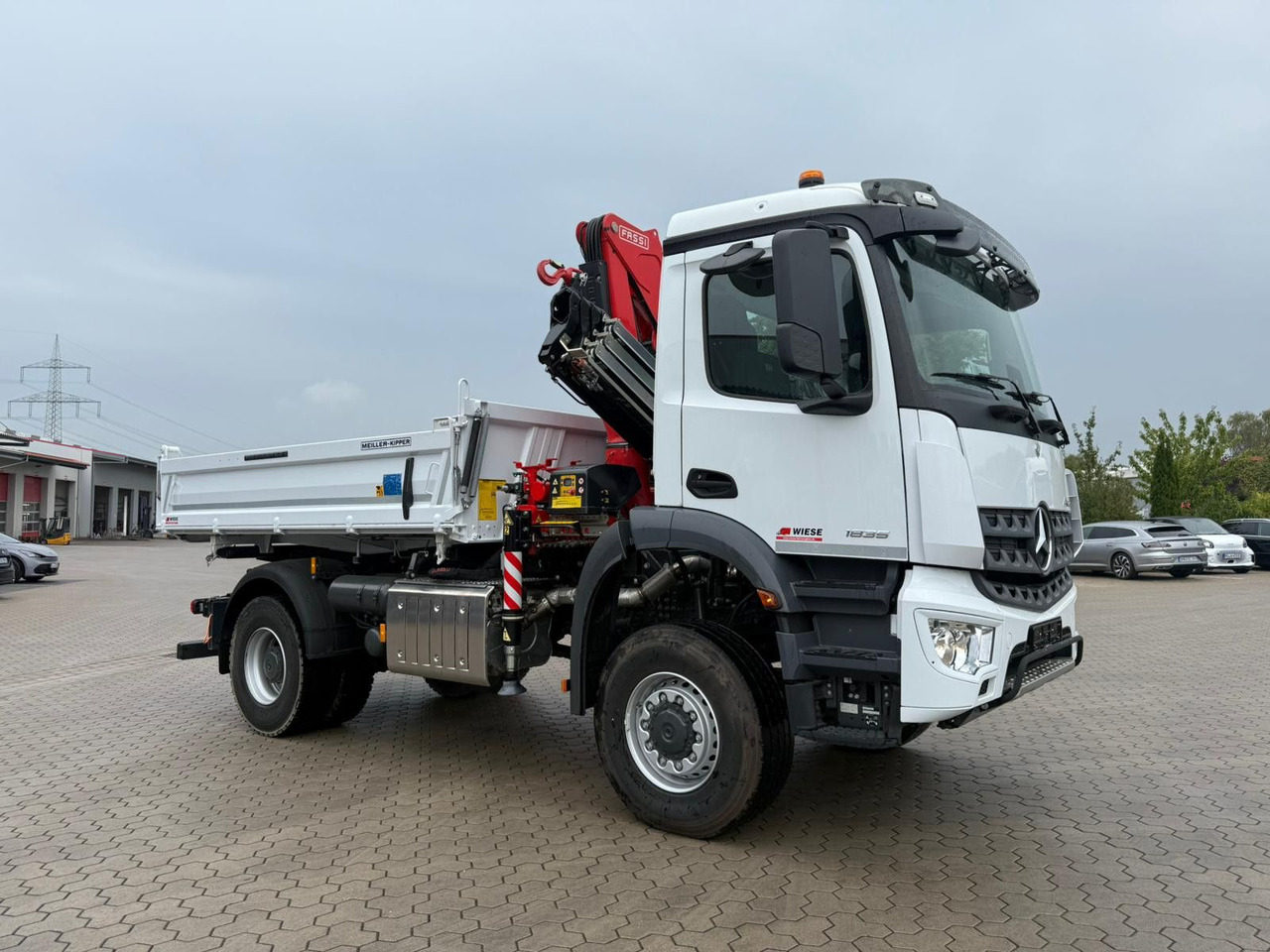 Mercedes-Benz Arocs 1835 4x4 Allrad Fassi F135 Kran Kipper - Φορτηγό ανατρεπόμενο, Φορτηγό με γερανό: φωτογραφία 2 Mercedes-Benz Arocs 1835 4x4 Allrad Fassi F135 Kran Kipper - Φορτηγό ανατρεπόμενο, Φορτηγό με γερανό: φωτογραφία 2