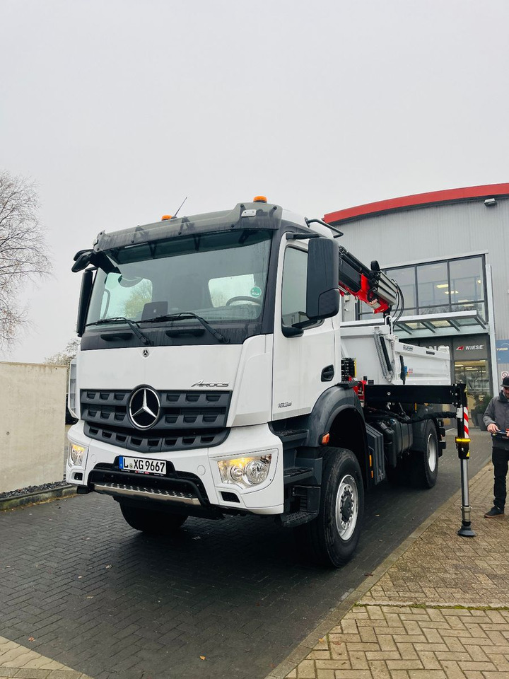 Mercedes-Benz Arocs 1835 4x4 Meiller Fassi F135 Kran Kipper - Φορτηγό ανατρεπόμενο, Φορτηγό με γερανό: φωτογραφία 5 Mercedes-Benz Arocs 1835 4x4 Meiller Fassi F135 Kran Kipper - Φορτηγό ανατρεπόμενο, Φορτηγό με γερανό: φωτογραφία 5