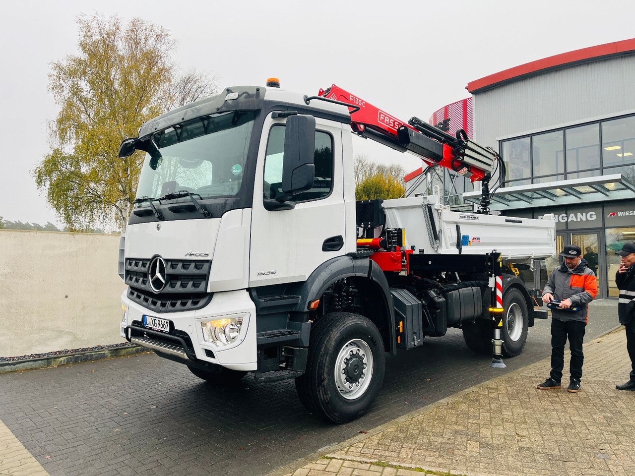 Mercedes-Benz Arocs 1835 4x4 Meiller Fassi Kran Kipper - Φορτηγό ανατρεπόμενο, Φορτηγό με γερανό: φωτογραφία 1 Mercedes-Benz Arocs 1835 4x4 Meiller Fassi Kran Kipper - Φορτηγό ανατρεπόμενο, Φορτηγό με γερανό: φωτογραφία 1