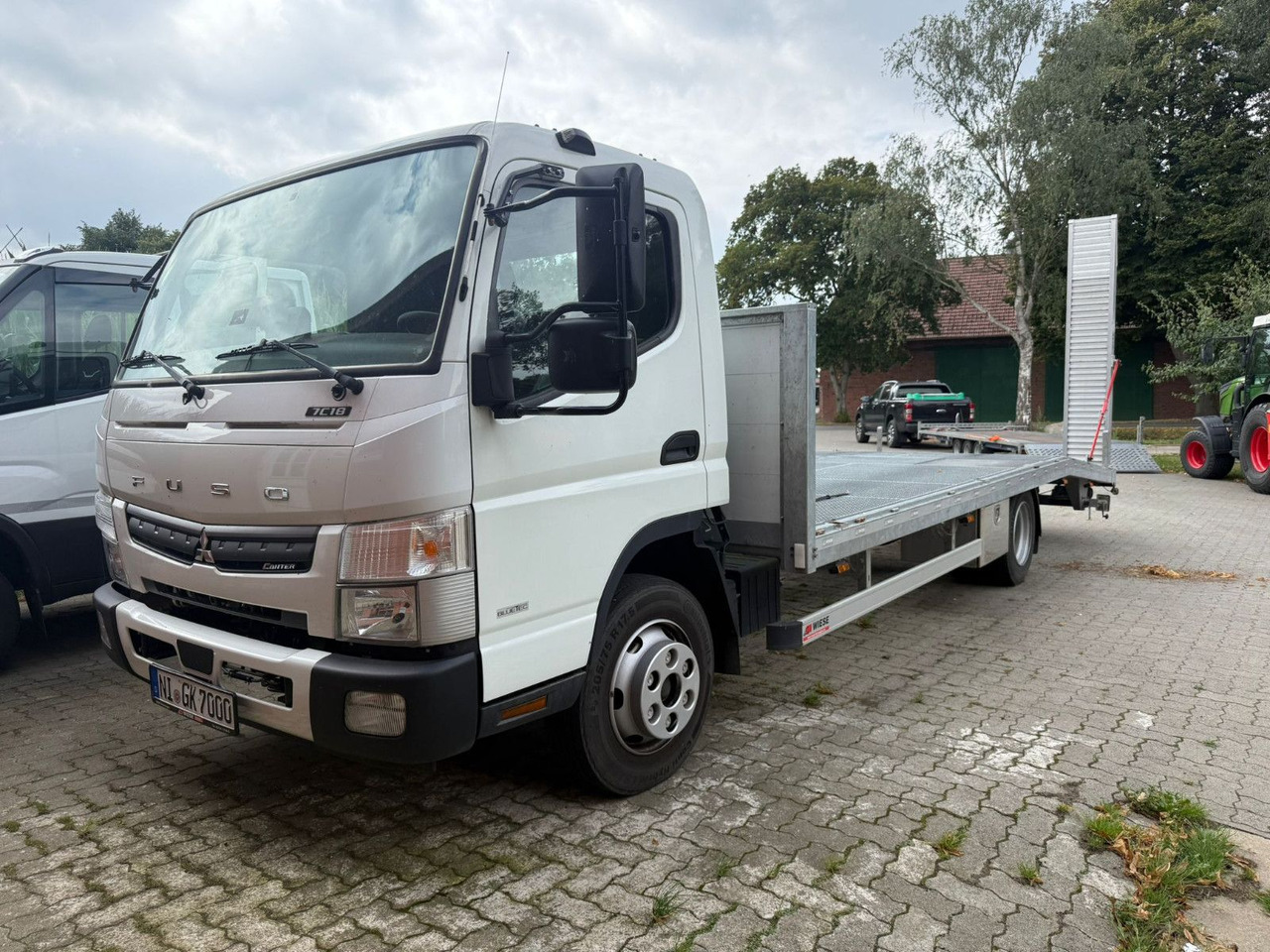 Mitsubishi Fuso Canter 7C18 Arbeitsbühnentransporter - Μικρό φορτηγό με καρότσα: φωτογραφία 1 Mitsubishi Fuso Canter 7C18 Arbeitsbühnentransporter - Μικρό φορτηγό με καρότσα: φωτογραφία 1
