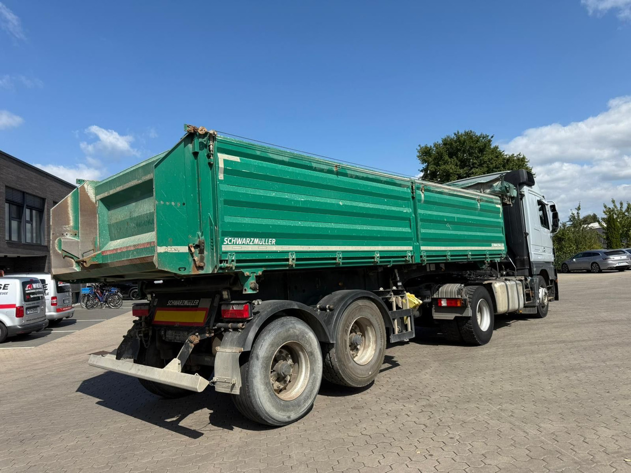 Schwarzmüller 2 Achs Dreiseitenkipper 21m³ mit elektr. Verdeck - Επικαθήμενο ανατρεπόμενο: φωτογραφία 3 Schwarzmüller 2 Achs Dreiseitenkipper 21m³ mit elektr. Verdeck - Επικαθήμενο ανατρεπόμενο: φωτογραφία 3
