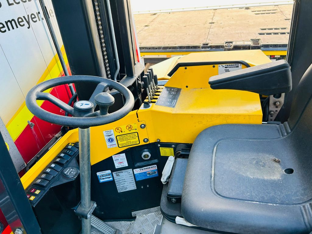 Terberg Kinglifter TKL-S-3x3 1.500 kg Terberg Kinglifter TKL-S-3x3 1.500 kg - Περονοφόρο επί φορτηγού: φωτογραφία 4 Terberg Kinglifter TKL-S-3x3 1.500 kg Terberg Kinglifter TKL-S-3x3 1.500 kg - Περονοφόρο επί φορτηγού: φωτογραφία 4