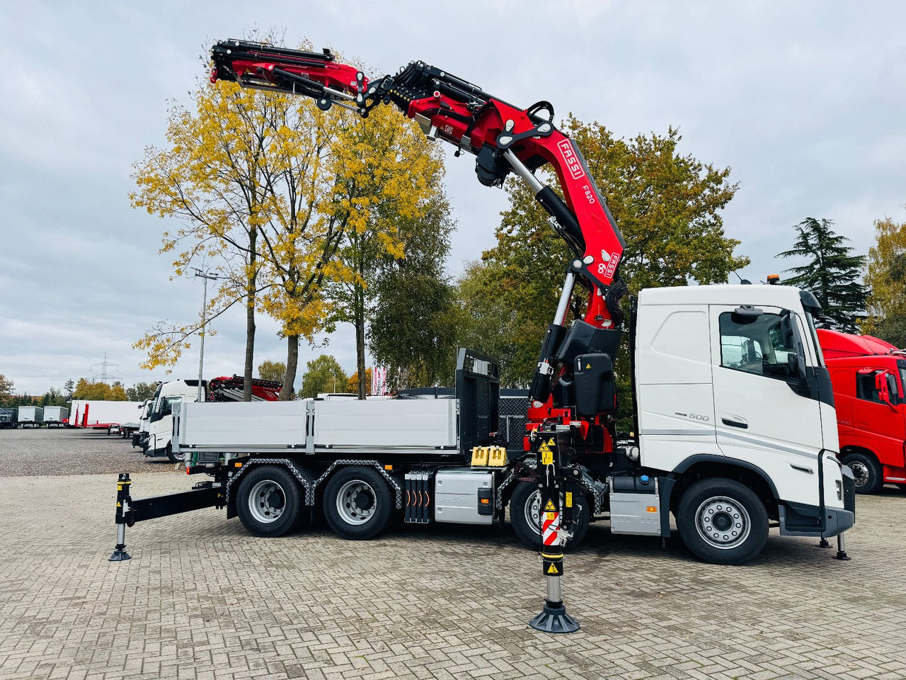 Volvo FH 500 8x4 Kran F820 RA2.27 Jib & Winde Sofort - Τράκτορας: φωτογραφία 2 Volvo FH 500 8x4 Kran F820 RA2.27 Jib & Winde Sofort - Τράκτορας: φωτογραφία 2