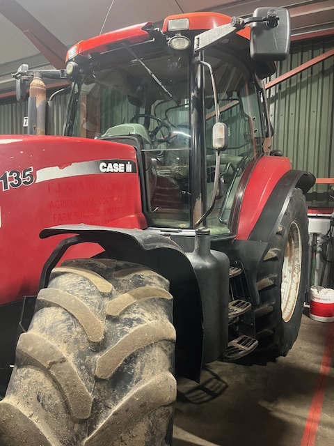 CASE IH MXU 135 - Τρακτέρ: φωτογραφία 3 CASE IH MXU 135 - Τρακτέρ: φωτογραφία 3
