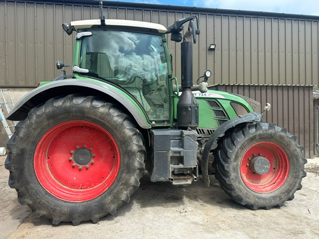 FENDT 724 Plus - Τρακτέρ: φωτογραφία 2 FENDT 724 Plus - Τρακτέρ: φωτογραφία 2